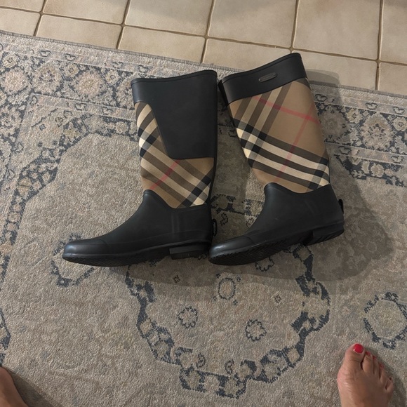 Burberry Women's Black and Brown Plaid Rain Boots - Picture 1 of 15